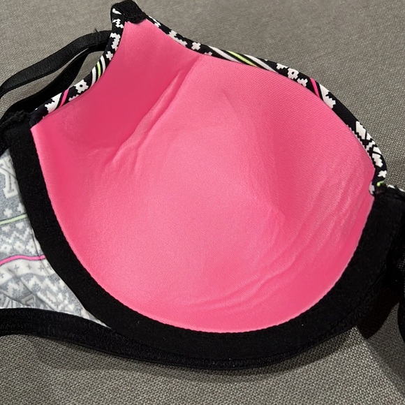 NWT VS Pink Bra 34C - Picture 5 of 5